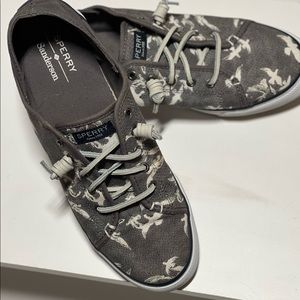 Sperry tennis shoes  size 10M grey with Bird pattern